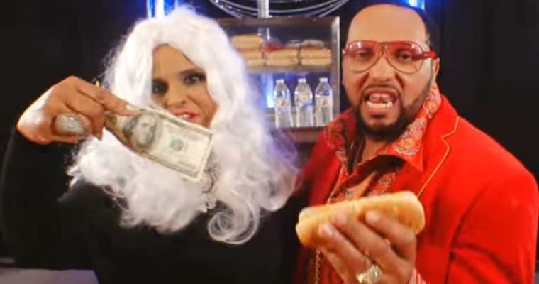 Play $2 Dollar Hot Dog $1 Dollar Water